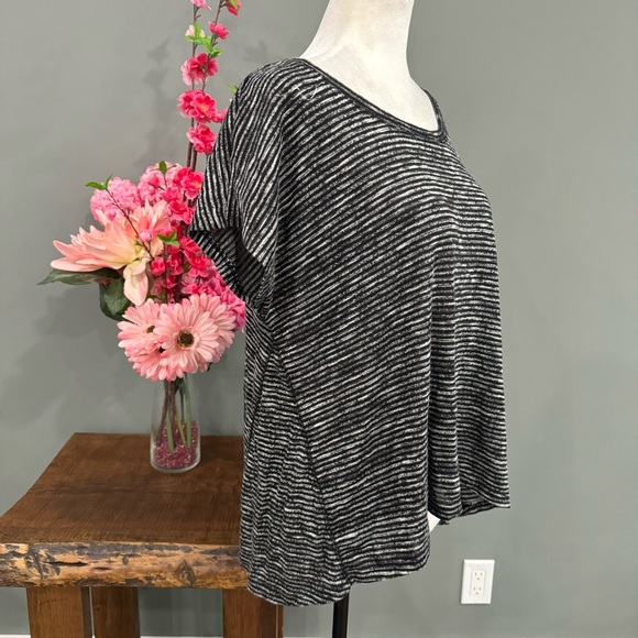 G:21 Sleeveless Top - Picture 2 of 8